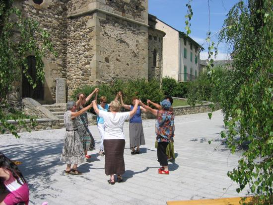 Sardane sur la place de l'Eglise